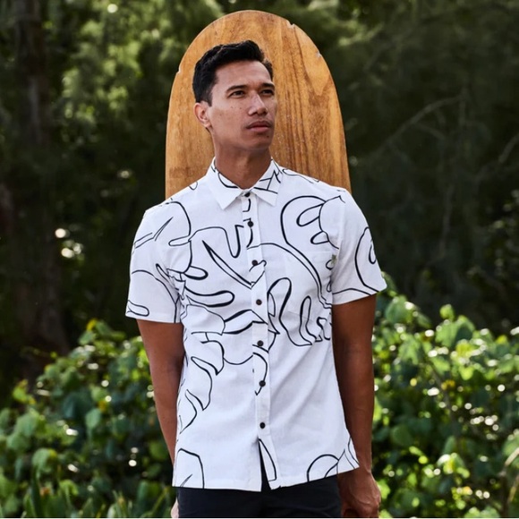 Roberta Oaks abstract monstera grey linen men’s button up aloha shirt. Size XL - Picture 8 of 13